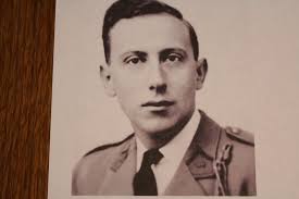 Buxy. Paul Grenier, compagnon de la libération, a son nom gravé sur le  monument aux morts de Buxy