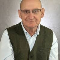 DOC) Making Sense of Symbols of Corporate Identity: From Cosimo de Medici's  rings to Steve Job's Apple