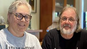 Eero Heinosen jututettavina John ja Eeva-Liisa Langille