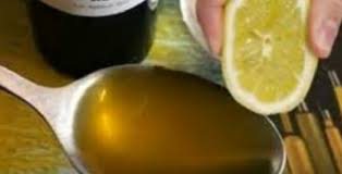 Remede De Grand Mere Melangez Une Cuillere A Soupe D Huile D Olive Et Du Citron