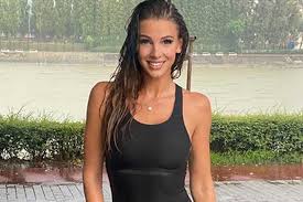 Sarka kata 2009 februárjában adott életet első gyermekének, noéminak, akit a hajdú péterrel kötött házasságában 2010 augusztusában egy kisfiú, dávid követett. Femina Cimke Sarka Kata