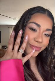 Alma Mora (@almanohely)