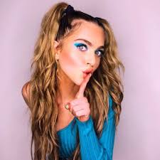 ✨💋 LIL ANNE 💋✨ (@annewinters)