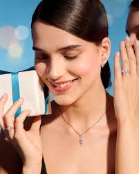 An evening under FRED's sun. Maison FRED hosted a High Jewelry Gala Dinner  in Seoul