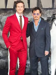 He is known for playing, in a dual role, athlete/entrepreneur twins cameron winklevoss and tyler winklevoss in the armie is the son of dru ann (mobley) and michael armand hammer, a businessperson. Pin On Celebrity Measurements