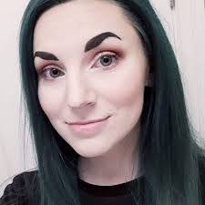 Heather Bolen's Instagram, Twitter & Facebook