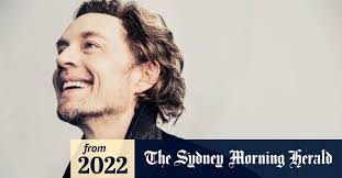 Darren Savage's Instagram, Twitter & Facebook