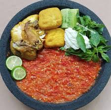 Haluskan bahan bumbu halus dengan cobek. Resepi Sambal Ayam Penyet Paling Ringkas Dan Sedap