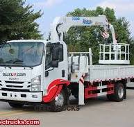 Buy Isuzu NPR 5 tons XCMG crane truck with basket,Chinese ...
