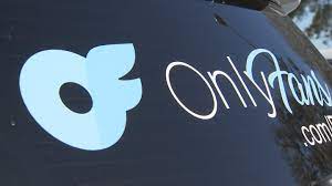 Central Florida mom banned from dropping kids off at Christian school due  to OnlyFans ad on car – WFTV