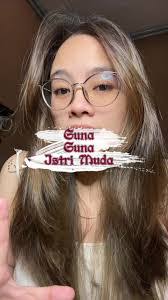 Vivian Gunther's Instagram, Twitter & Facebook