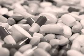 Pour la deuxième année, la revue prescrire publie son bilan des médicaments plus dangereux qu'utiles. Alerte Voici Les 105 Medicaments Classes Dangereux Interdits En 2020 Coups Francs
