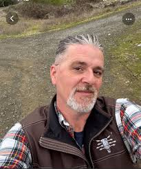 Is Facebook dating guy a liar?