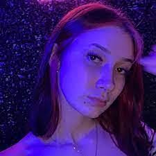 Alisha Crow's Instagram, Twitter & Facebook