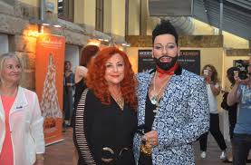 So biete ich für jeden träumer die richtige bühne, und jene welche nicht mehr zu träumen vermögen, bringe ich wieder dazu. Harald Gloockler In Stuttgart Das Neue Leben Des Gereiften Paradiesvogels Stuttgart Stuttgarter Nachrichten