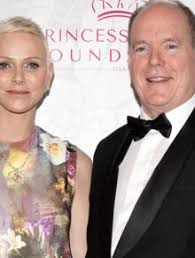 Prince Albert II en surprenante compagnie : un cliché du mari de Charlène  intrigue les internautes