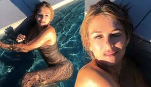 Elizabeth hurley and ralph fiennes name their dating dealbreakers | wwhl. Topless Liz Hurley Gives Fans Tanning Tips As She Soaks In La Sun