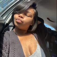 What's some good side dishes to go with salmon cakes