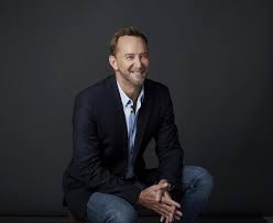 His jack russell terrier, mary, is a rescue dog and is a feature of many of his social media posts. Clinton Kelly I Hate Everyone Except You Rj Julia Booksellers