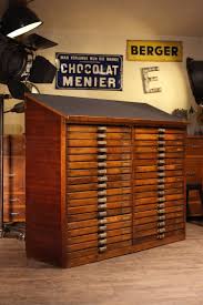 Meuble De Metier D Atelier Imprimerie Renaud Jaylac Via Antiquitesbrocantes Vintage Industrial Furniture Vintage Industrial Design Furniture