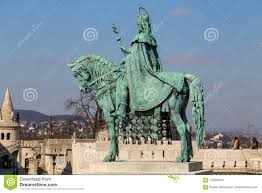 Április 23.) magyarország és horvátország királya 1172 és 1196 között. Angebrachte Statue Von St Stephen I Von Alias Szent Istvan Kiraly Der Erste Konig Von Ungarn Am Typischen Weiss Rundete Turm Vo Stockfoto Bild Von Architektur Kreuz 118395850