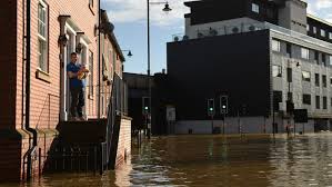 Prognoza a caracterului vreme și de condițiile meteorologice: Vremea Rea Face Ravagii In Marea Britanie Un Centru De Depozitare A Vaccinurilor In Pericol De A Fi Inundat