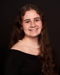 Yellow rose for this maid meant a crown for Okeanos ball