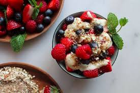 Fruits Rouges Creme De Pignons De Pin Pralin Pignons Amandes Alimentation Pignon De Pin Idee Petit Dejeuner