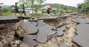 Jenis yang pertama dari gempa bumi tektonik adalah gempa bumi yang diakibatkan oleh aktivitas lempeng. Gambar Gempa Bumi Tektonik Brainly Co Id