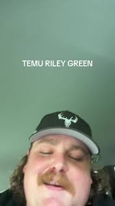 Temu Version of Riley Green