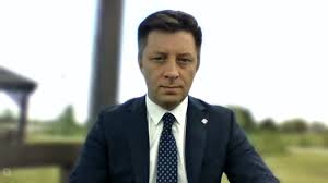 Rząd oczywiście nie zostawi żadnego poszkodowanego bez wsparcia. Powrot Uczniow Do Szkol Michal Dworczyk Do Placowek Trafi Ponad 50 Milionow Maseczek Tvn24