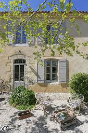 La Garance En Provence E Magdeco Magazine De Decoration Maison En Provence Jolie Maison Facade Maison