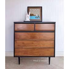 This Mid Century Modern Chest Is Made By The Iconic Dixie Furniture Company And Is In Wonderful Shape For A Vintage Pie Dixie Furniture Modern Chests Furniture