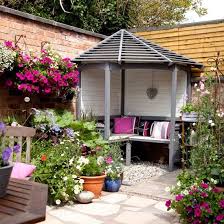 Courtyard Garden With Corner Arbour Ideal Home Courtyard Gardens Design Small Courtyard Gardens Small Garden Design