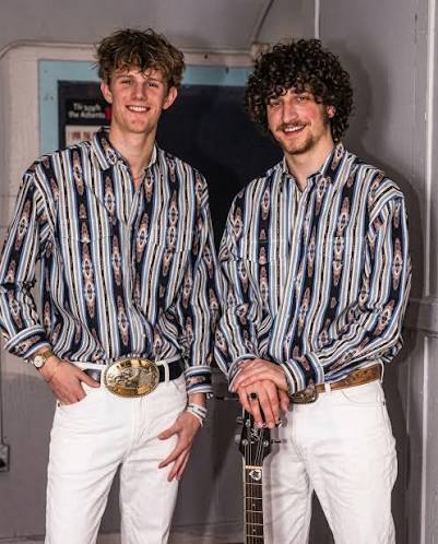 🎤THE STATLER BROTHERS RETIRED IN 2002. THEIR SONS KEPT THE MUSIC ALIVE.  NOW THEIR GRANDSONS LITERALLY RIDE THE SAME BUS — AND BUILD THEIR OWN LEGACY  FROM THE BACK SEAT. Jack and