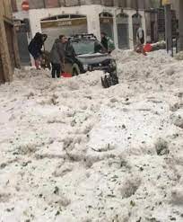 Paura ieri a milano per l'improvviso arrivo del maltempo e per un fortissima grandinata che ha causato pesantissimi danni. L Impressionante Grandinata Che Ha Colpito Alzano E Nembro Giornale Di Brescia