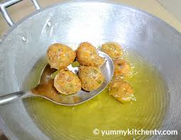 Cook for 20 minutes then remove the balls using a strainer and transfer them in a colander to drain excess water. Homemade Fishball With Fishball Sauce Yummy Kitchen
