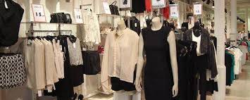 Généralement, la mode est créée dans les hautes maisons de couture, où les grands stylistes mettent en place des modèles de vêtements et accessoires à couper le souffle. Outlet Mode A Barcelone Faire Du Shopping A Prix Casses