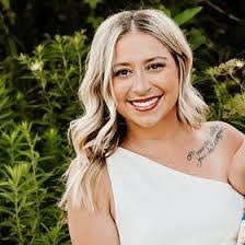 Kendra Knott's Instagram, Twitter & Facebook