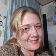 Lorrie Kent's Instagram, Twitter & Facebook