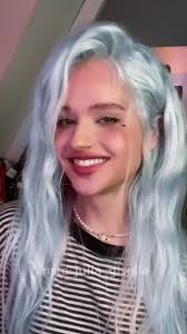 Meow Ella Speaking German