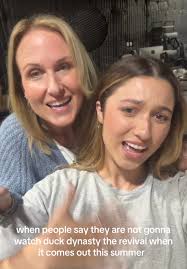 Bella Robertson Mayo Hair