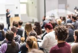 Numita astazi facultatea de matematica si informatica, denumirea ei a trecut prin diferite variante ca sectia matematica a facultatii de stiinte. Universitatea Din Bucuresti Si Facultatea De Matematica Si Informatica