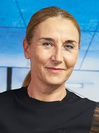 Mona Martinez's Instagram, Twitter & Facebook