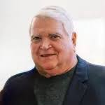 Beatrice Lozano's Instagram, Twitter & Facebook