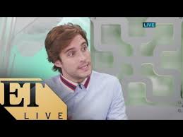 Diego boneta grabando canciones de la segunda temporada de 'luis miguel, la serie'. Diego Boneta On Luis Miguel La Serie Terminator Reboot Et Live Youtube