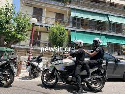 Στις 11:30 ενας νεαρός άνδρας, περίπου 35 ετών από την αλβανία, σύμφωνα με. 9vbqlv62oypa M