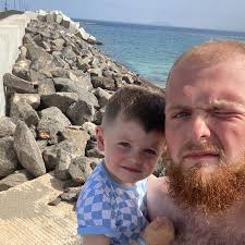 Intrigued what this could be I noticed ON a bar after work (may not be dull  enough for the group as I pressed the button but didn't see anything  happen) 22 -