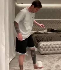 See more of lindelöf on facebook. Messi Joins Stay At Home Challenge Pogba Goes Pram Racing And Lindelof Wears His Wife S Dress Spurs Fan Cave