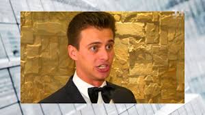 Born 28 april 1991 in cherkasy) is a ukrainian politician, comedian, actor, and television presenter. Novoobranij Deputat Oleksandr Skichko Rozpoviv Chi Sumuye Za Lyashkom U Vr Youtube